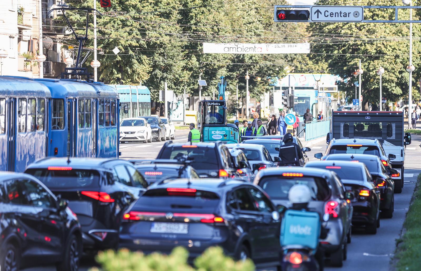 Zagreb: Sanacija tramvajskog kolosijeka na raskrižju Ulice grada Vukovara i Savske ceste