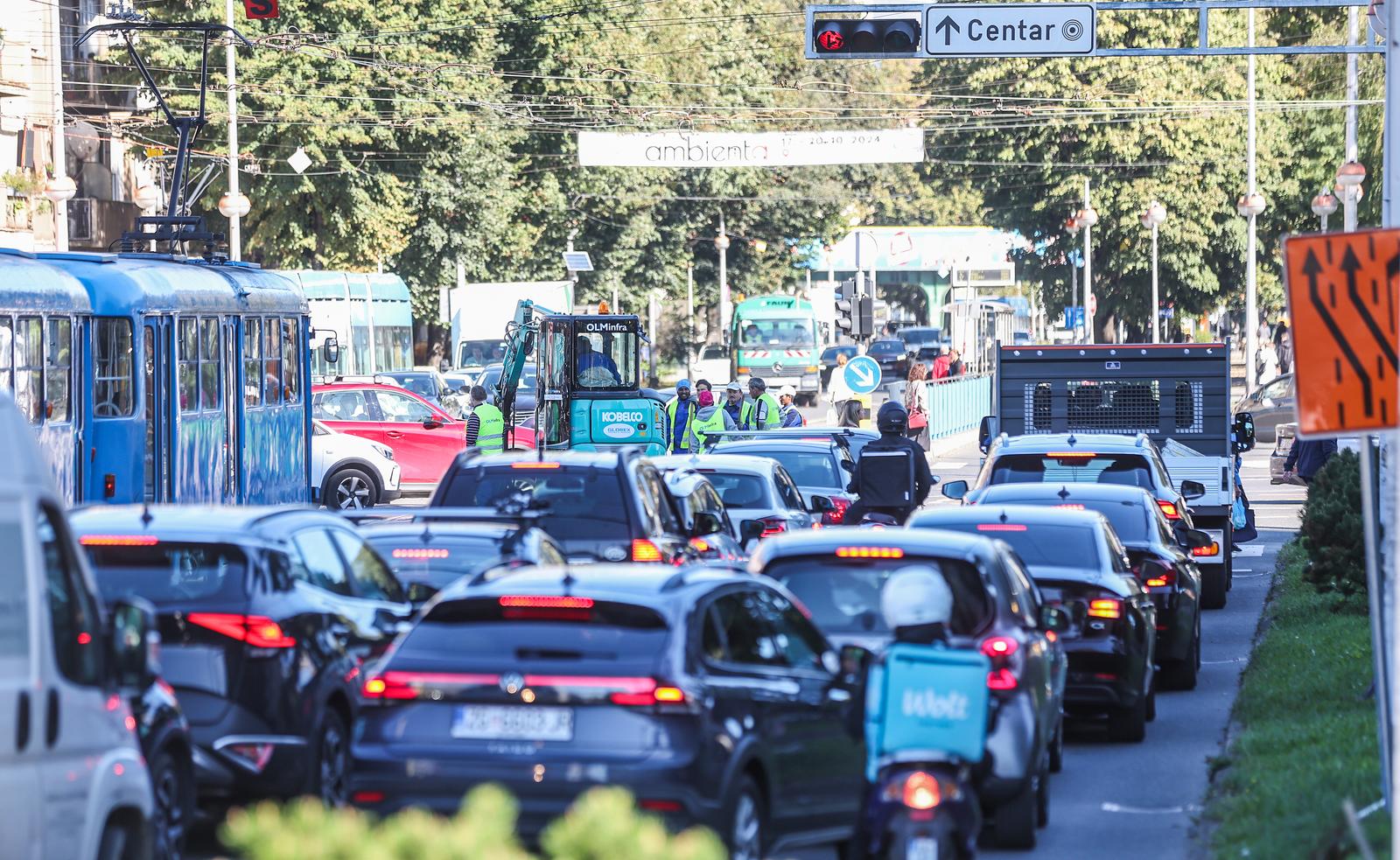 Zagreb: Sanacija tramvajskog kolosijeka na raskrižju Ulice grada Vukovara i Savske ceste