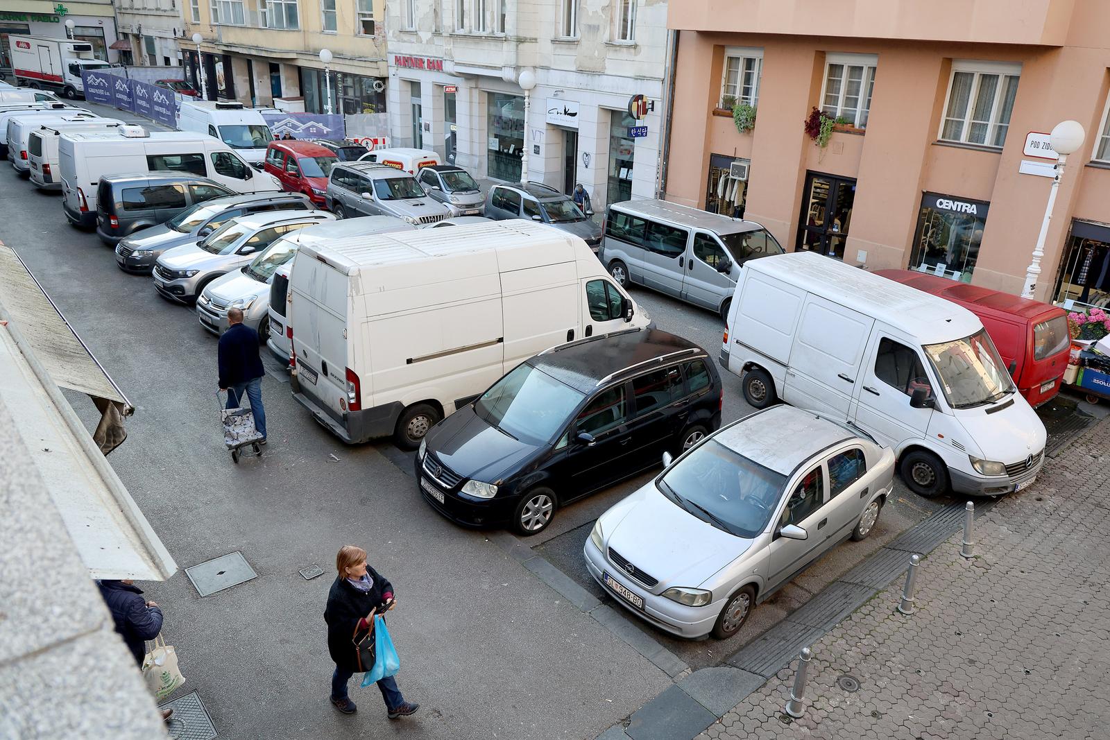 Zagreb: Potpuno zakrčena ulica Pod zidom