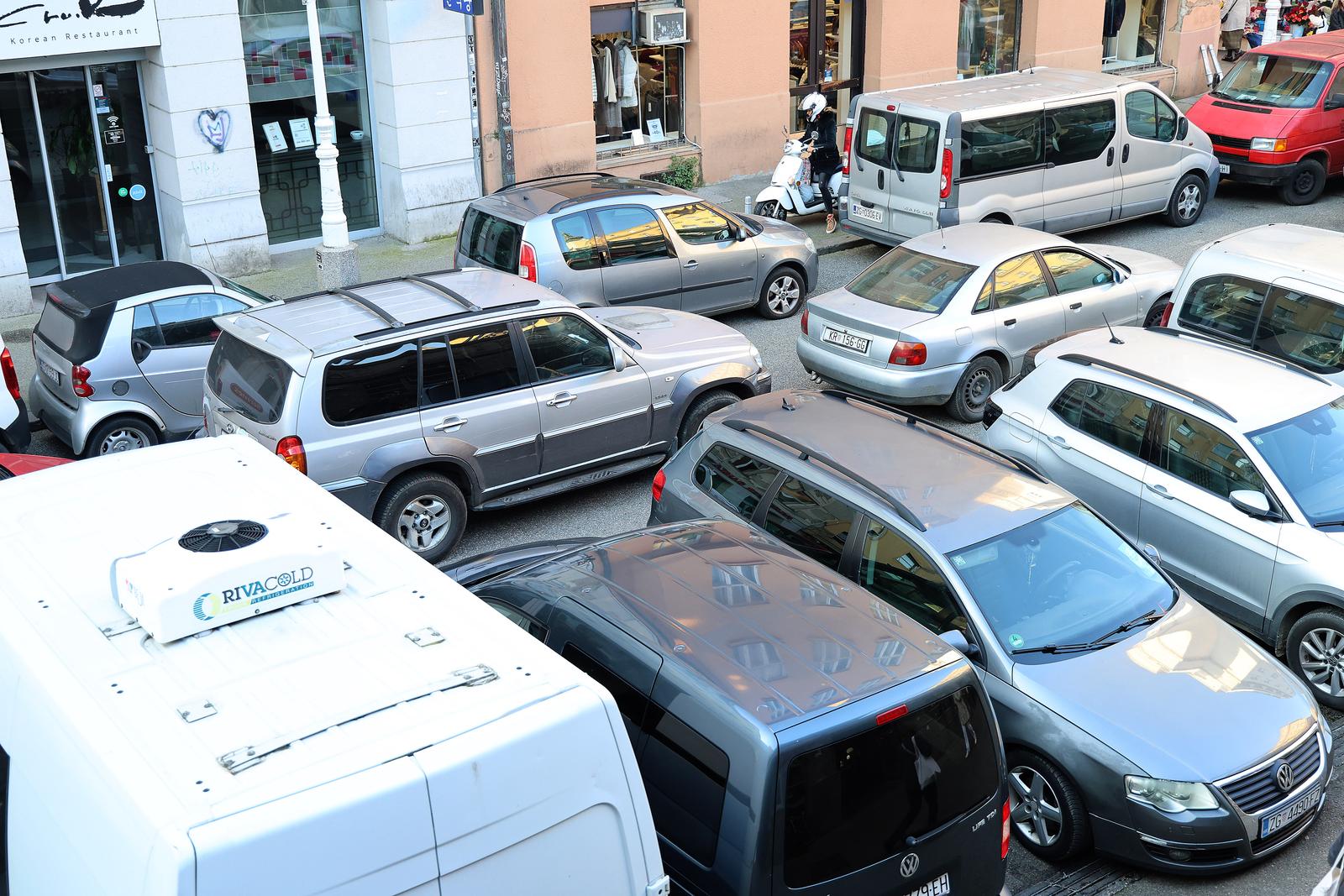 Zagreb: Potpuno zakrčena ulica Pod zidom