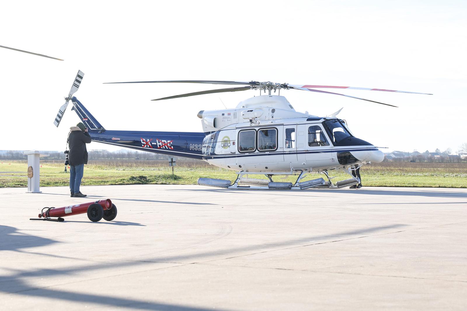 Zagreb:  Davor Božinović razgledao je dva nova isporučena višenamjenska helikoptera